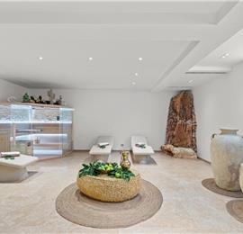 4 bedroom villa with indoor and outdoor pools in Galižana, Istria, sleeps up to 8